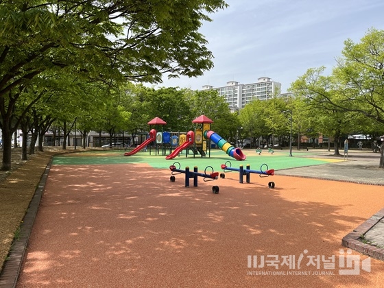 대구 동구청, 아라어린이공원 바닥 포장 개체 완료